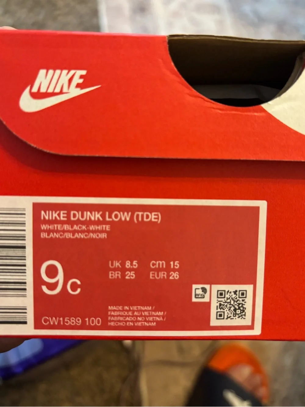 Nike Kids' Black/White Low-Top Sneaker